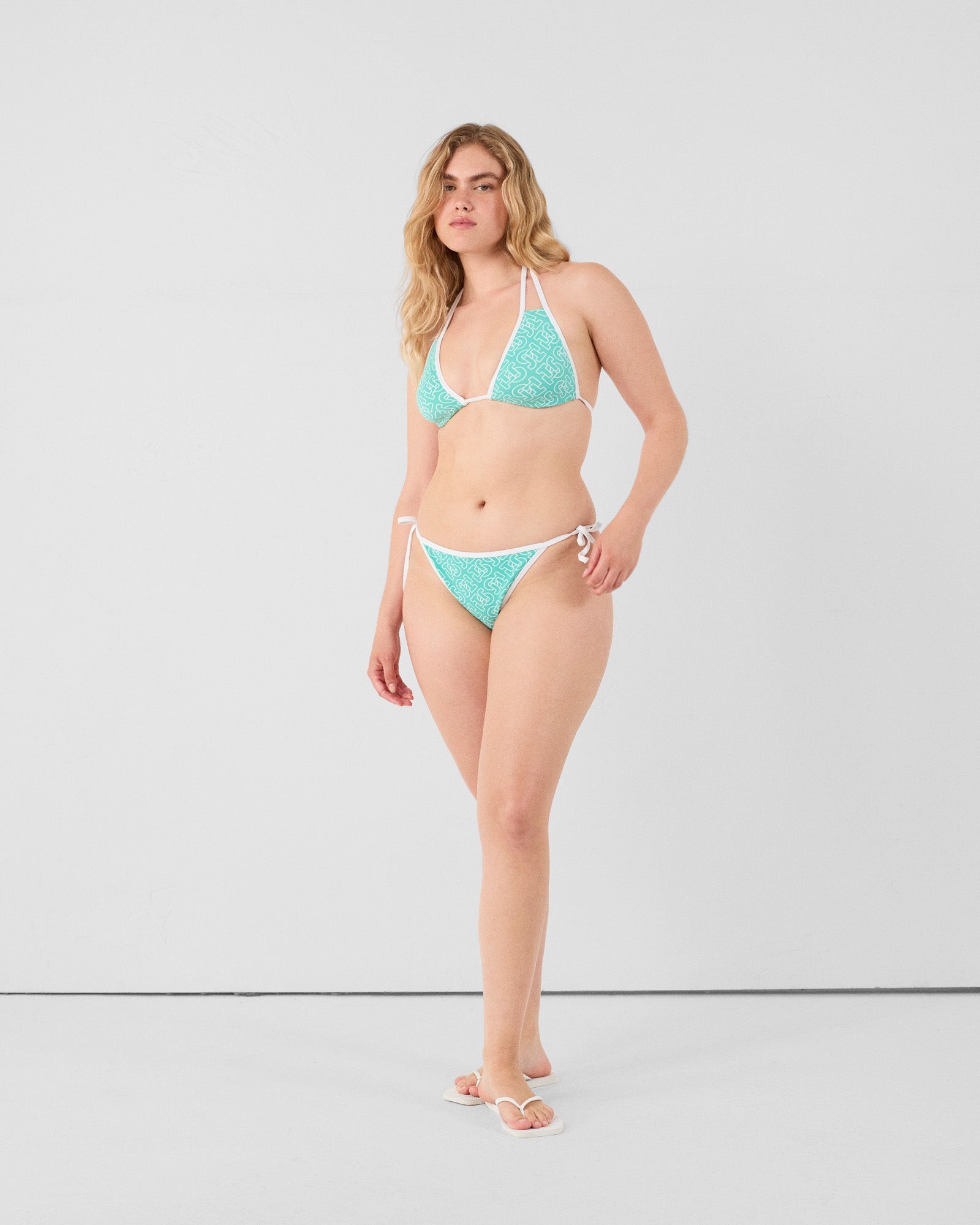 Haut de maillot de bain triangle Mono lagon Maddie monogram top